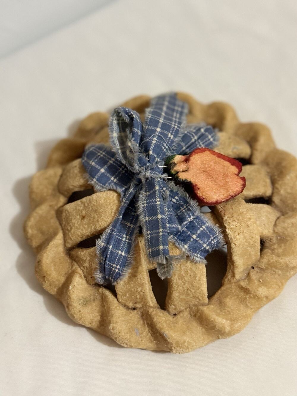 Apple Pie Lattice Dish 7" Potpourri Rubber Like Texture